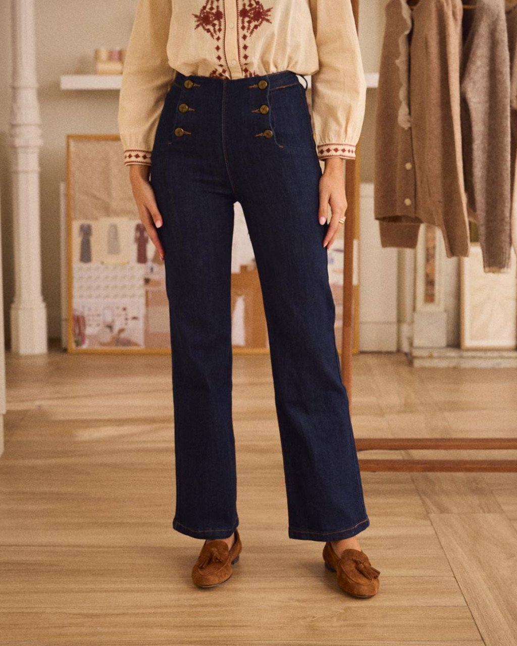 Pantalón vaquero Botones Lucy