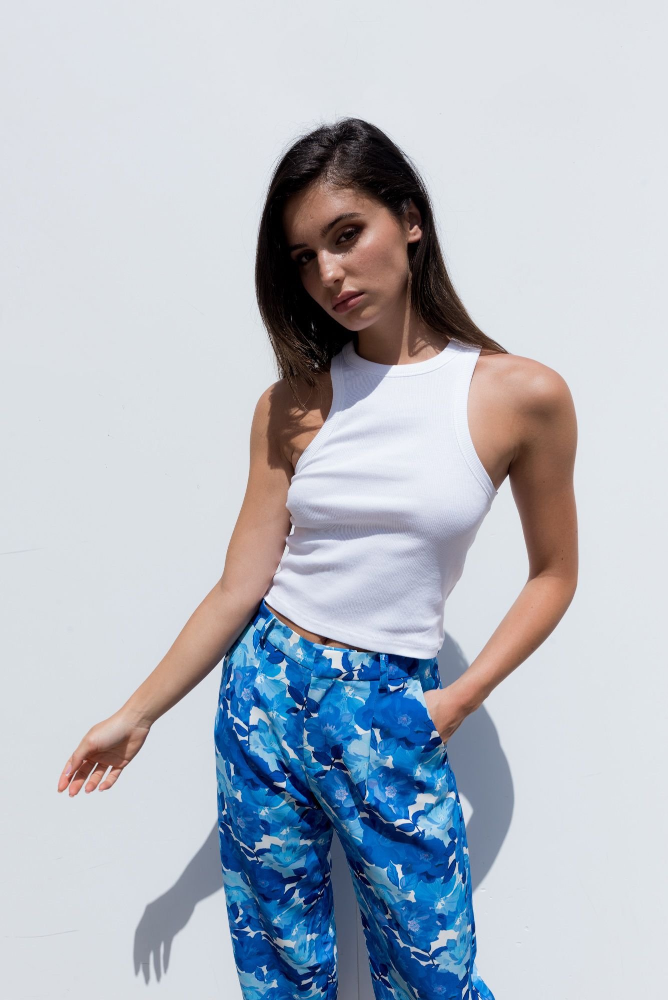 Pantalón azul slouchy estampado de Emarola - Imagen 2