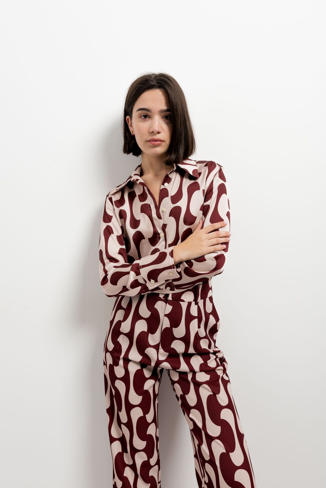 Pantalón burdeos estampado - Imagen 6