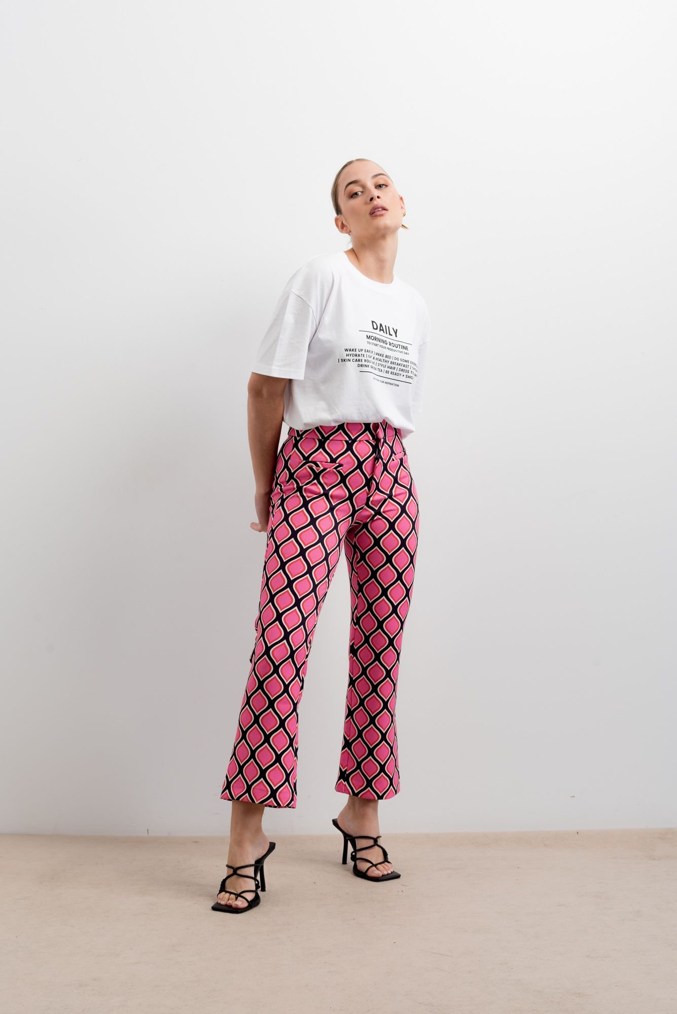 Pantalón rosa mini flare estampado de Emarola - Imagen 2