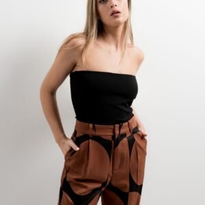 Pantalón negro estampado geométrico de Emarola