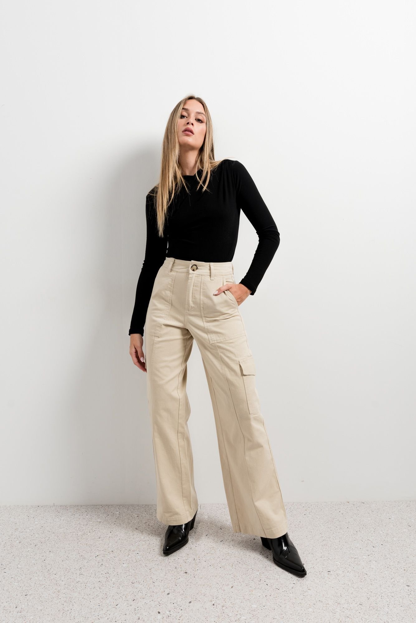 Pantalón full length cargo de Emarola - Imagen 2