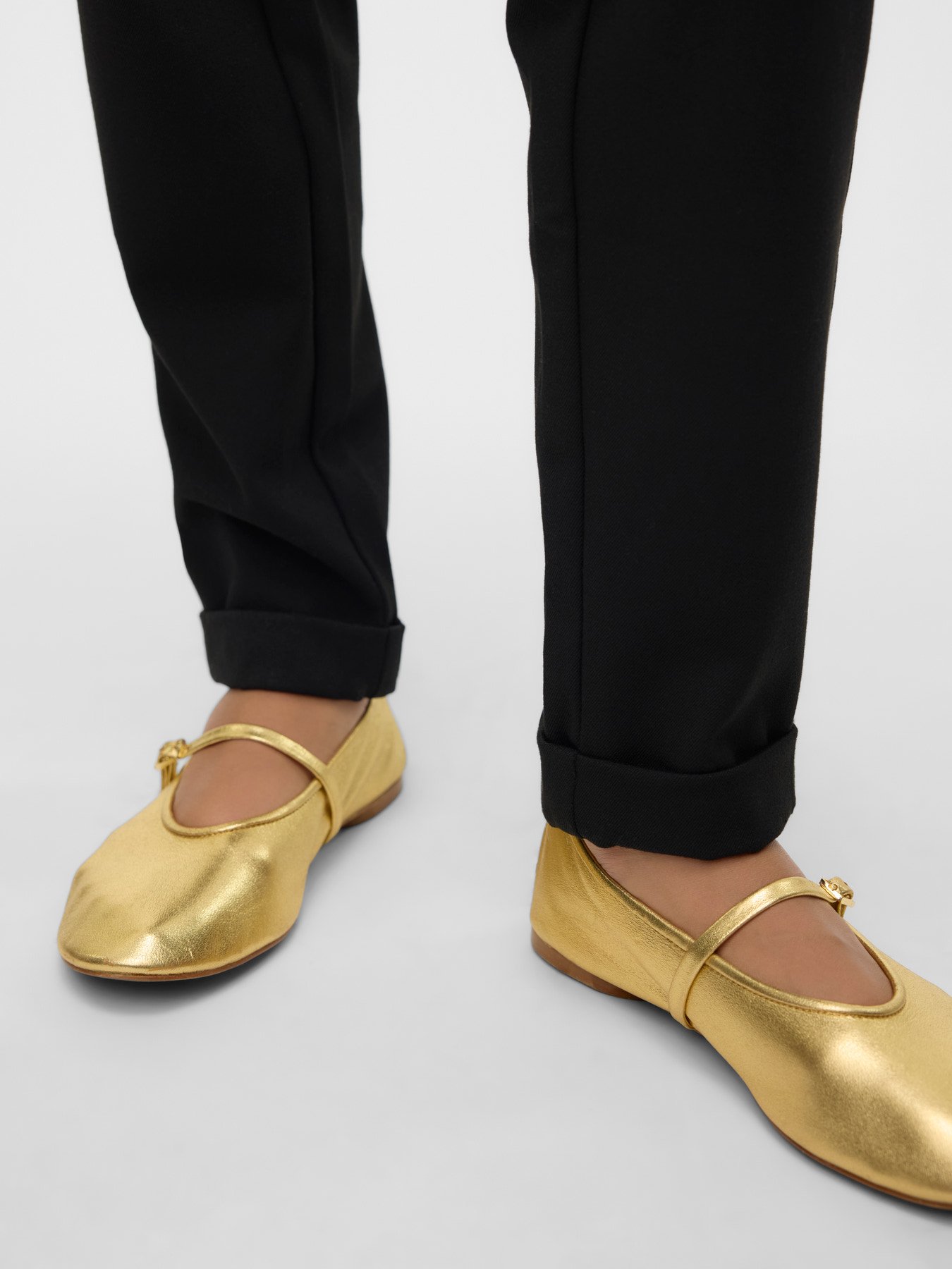 Pantalón sólido holgado modelo Maya - Imagen 5