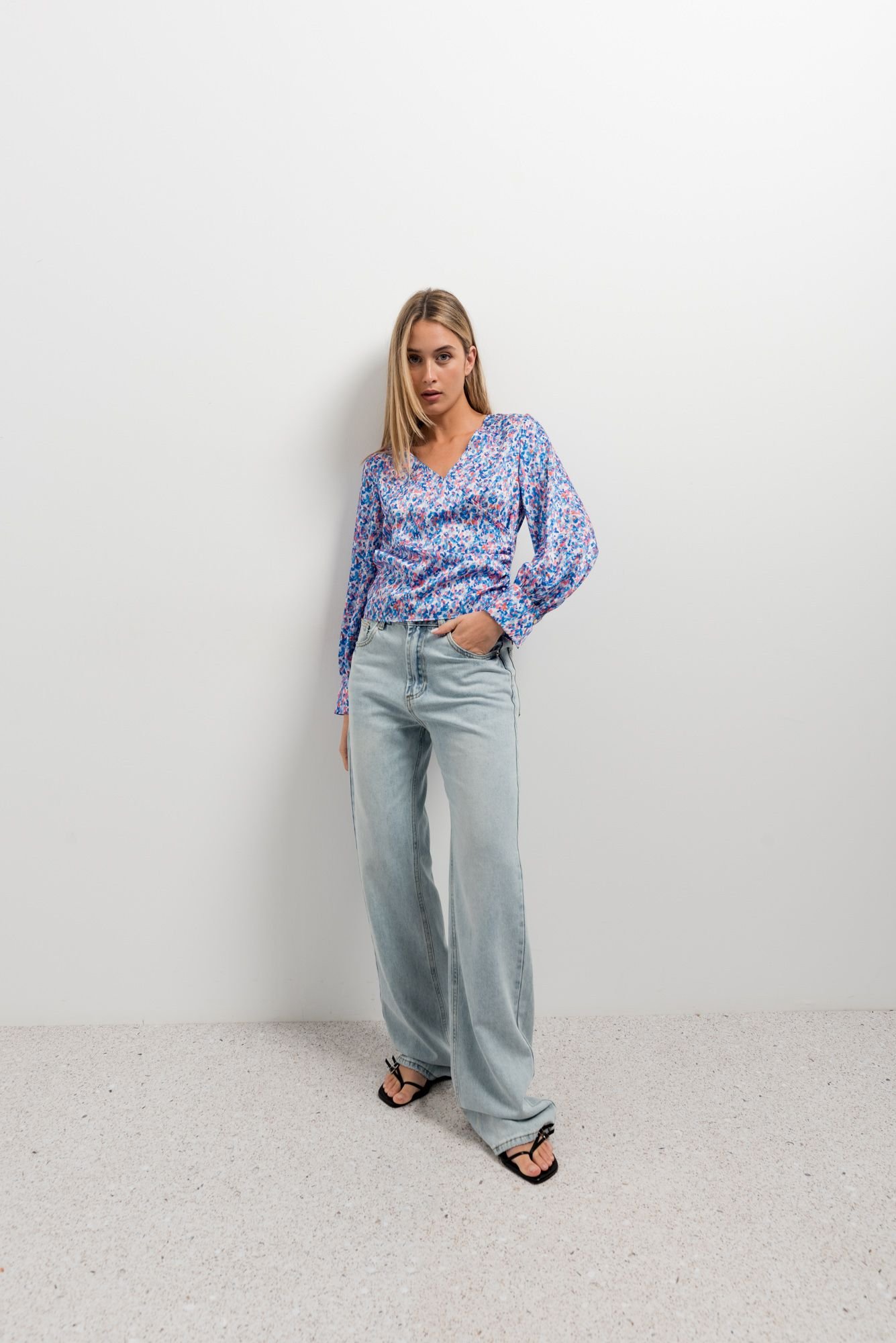 Blusa color azul cruzada estampada