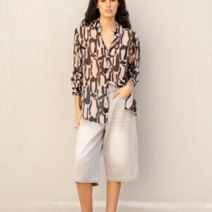 Camisa color beige estampado animal