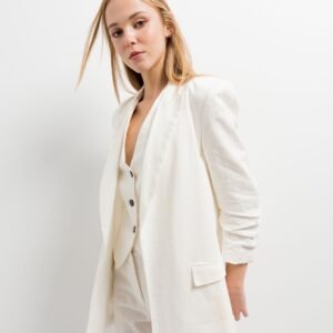 Blazer color crudo detalle frunce con lino