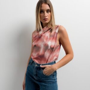 Blusa color rosa cruzada estampada