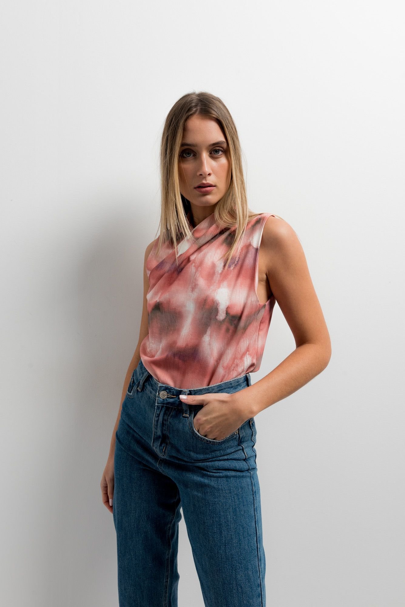 Blusa color rosa cruzada estampada