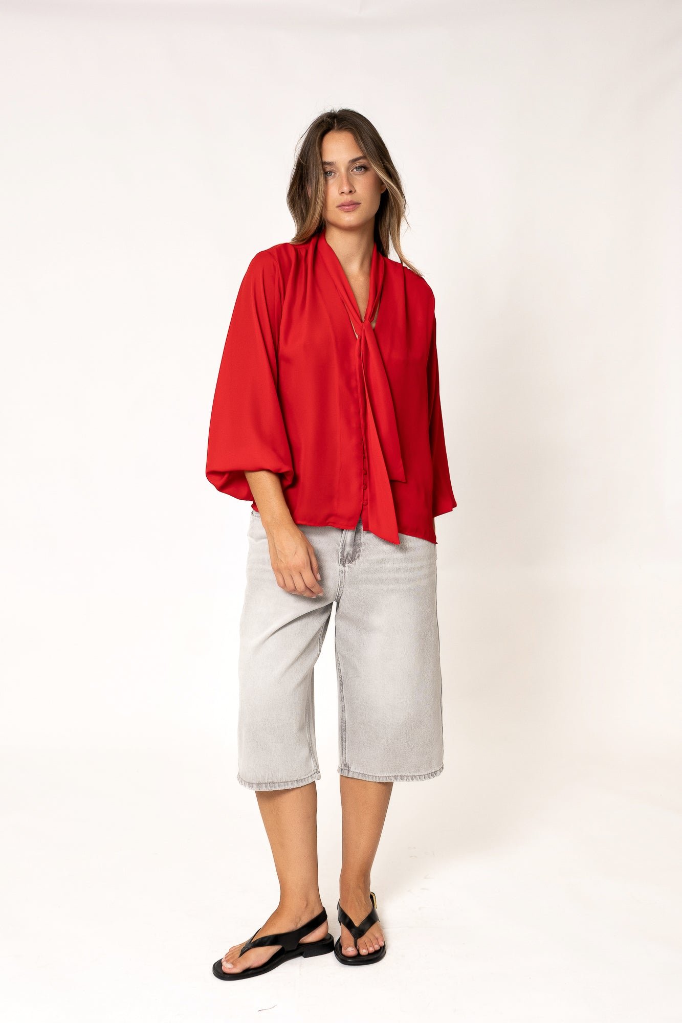 Blusa fluida color rojo - Imagen 2