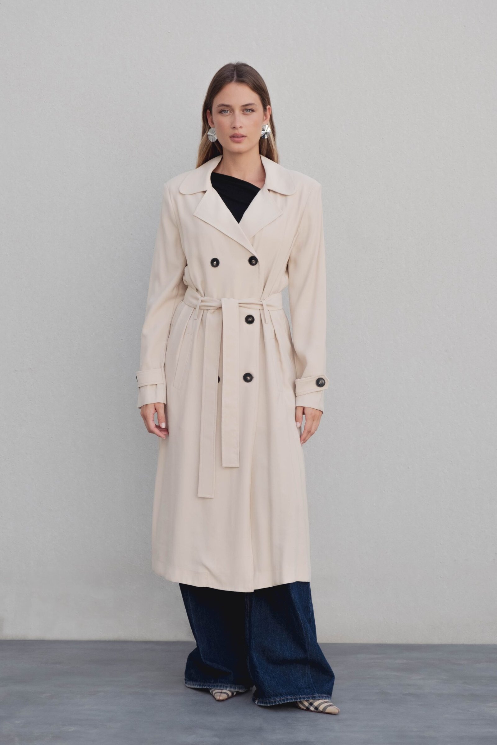 Trench fluido color beige - Imagen 2