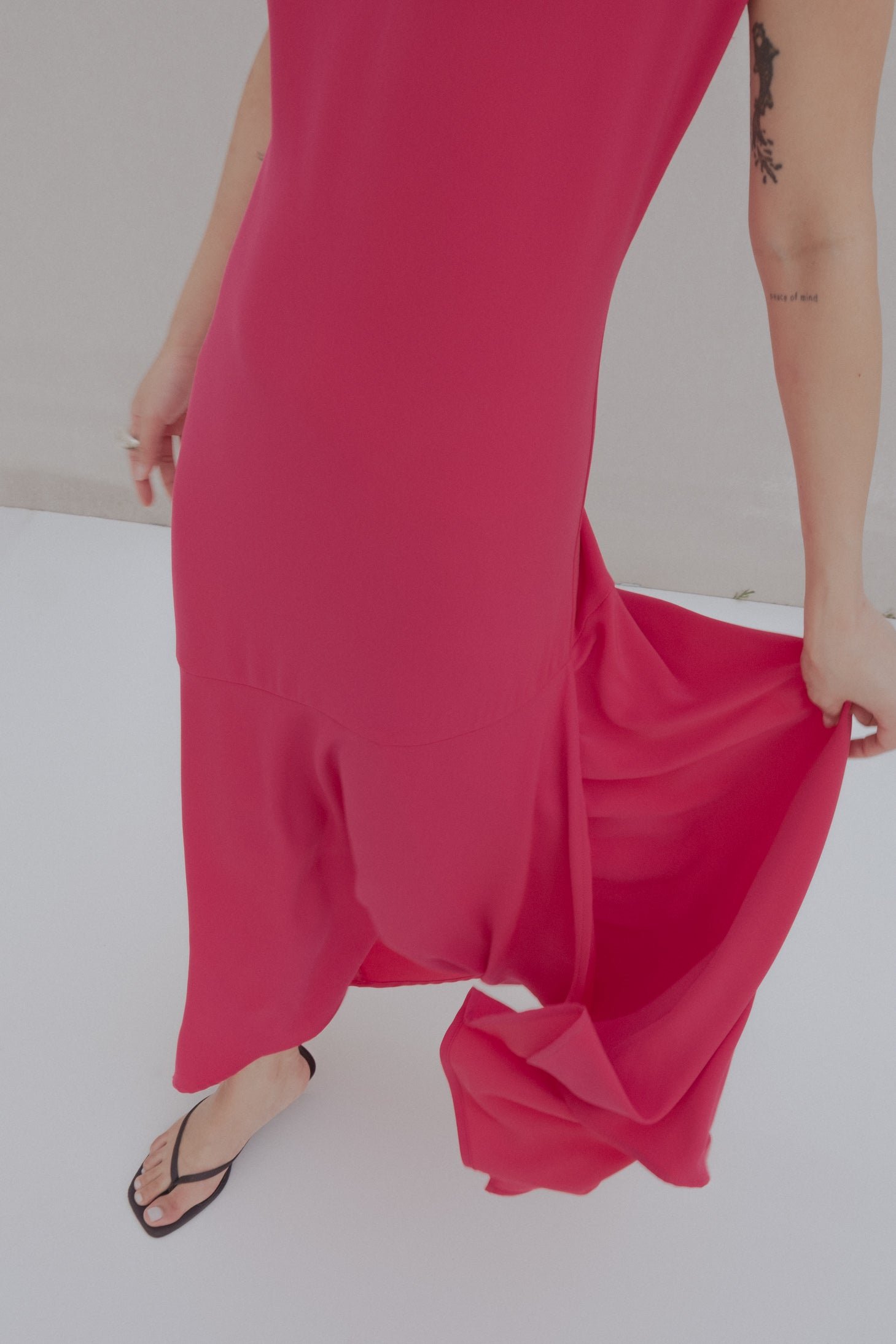 Vestido midi asimétrico - Rojo - Imagen 4