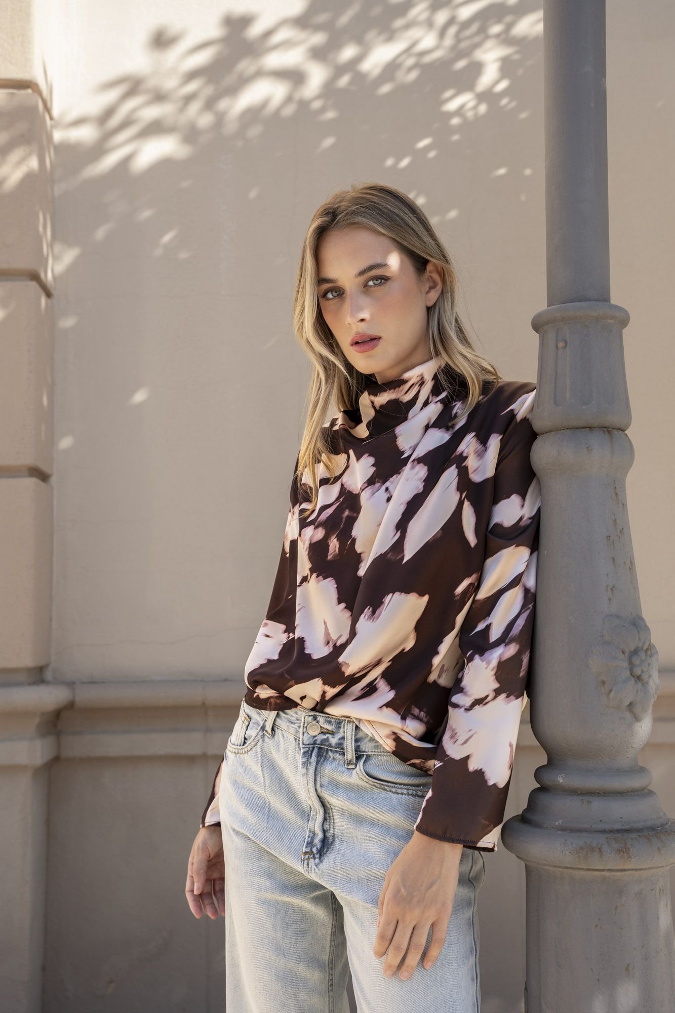 Camisa satinada mujer - Marrón - Imagen 2