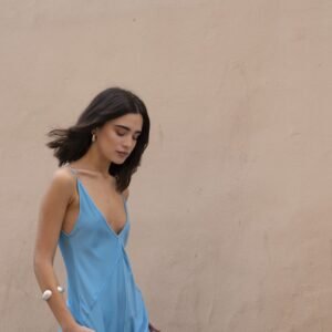 Vestido midi con tirantes