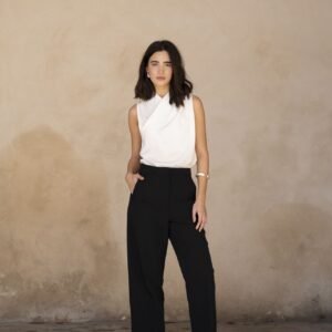Blusa cruzada color crudo