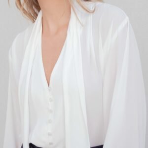 Blusa fluida color crudo