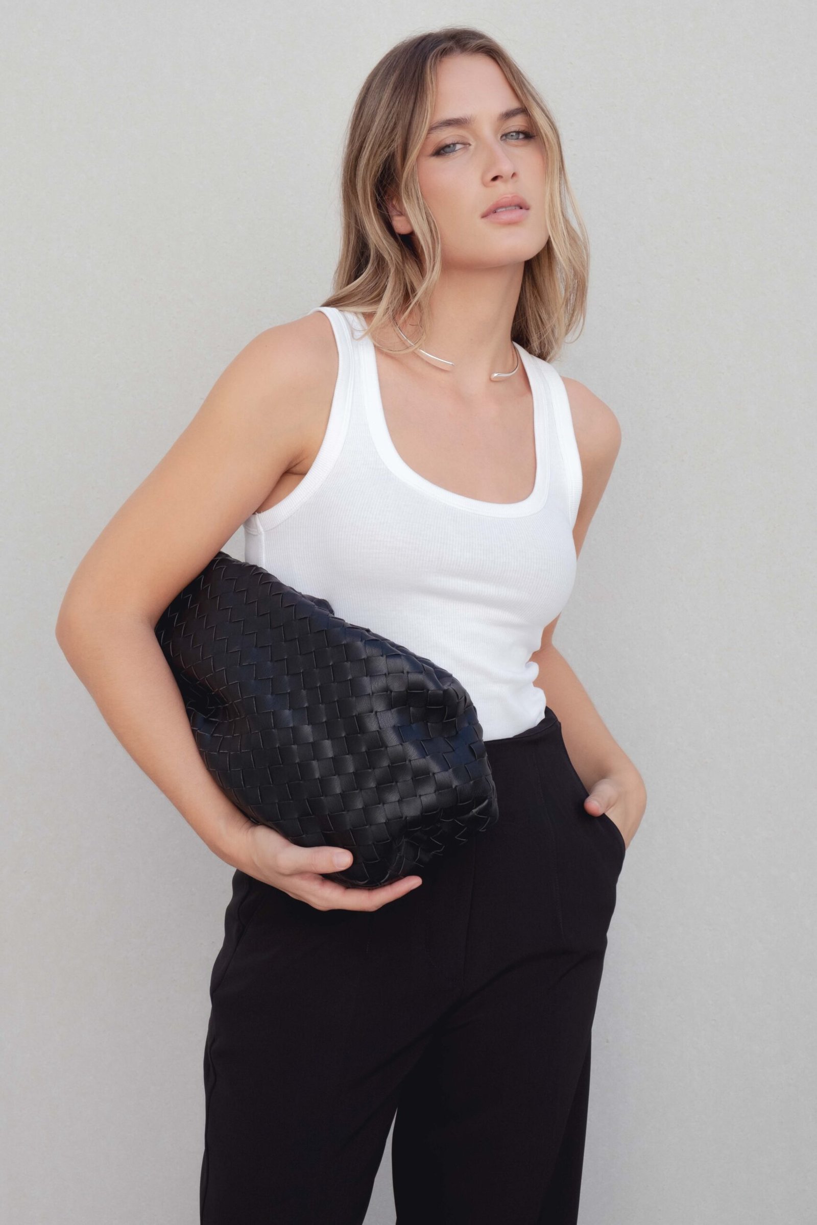 Pantalón basic pinzas - Negro - Imagen 3