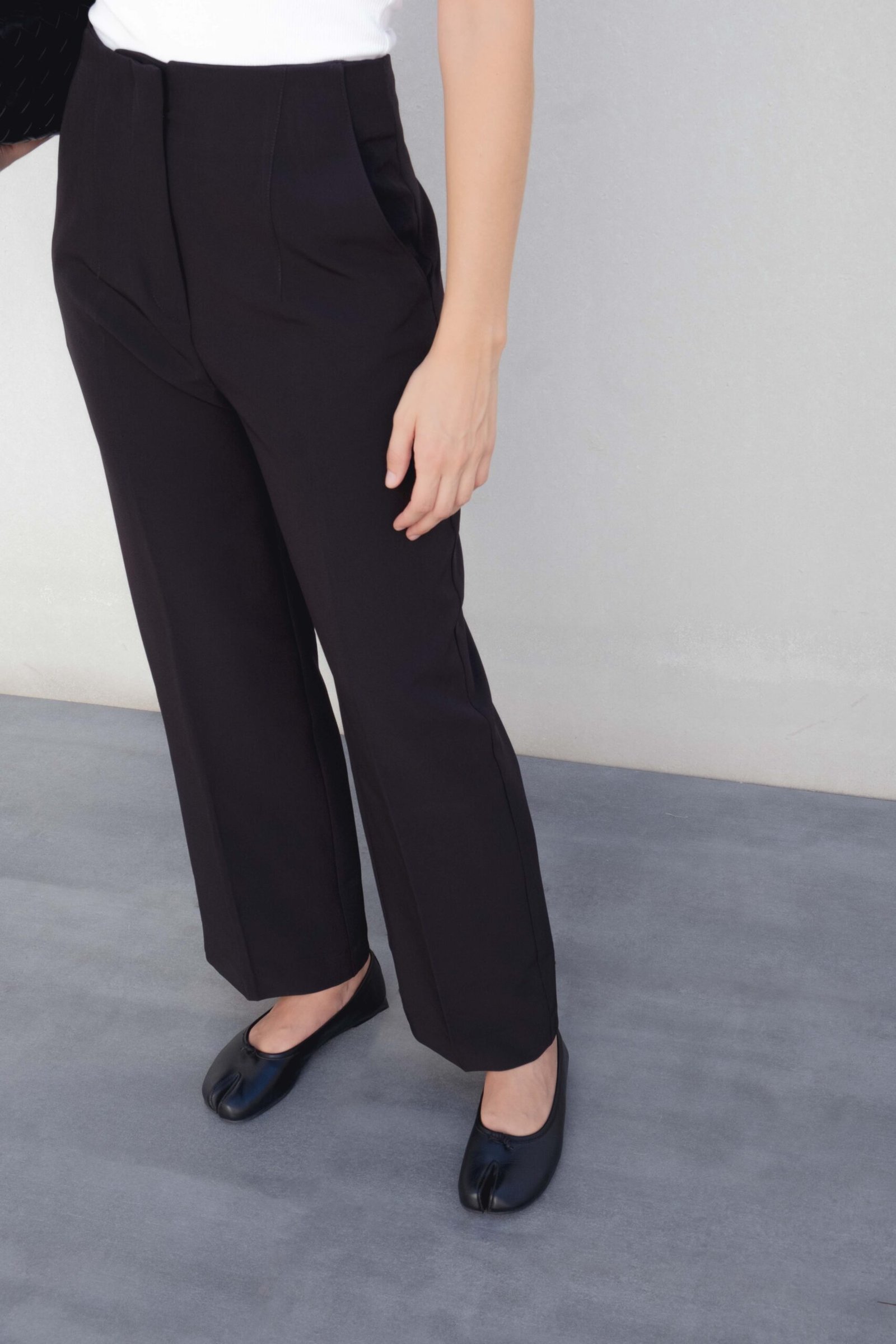 Pantalón basic pinzas - Negro - Imagen 2