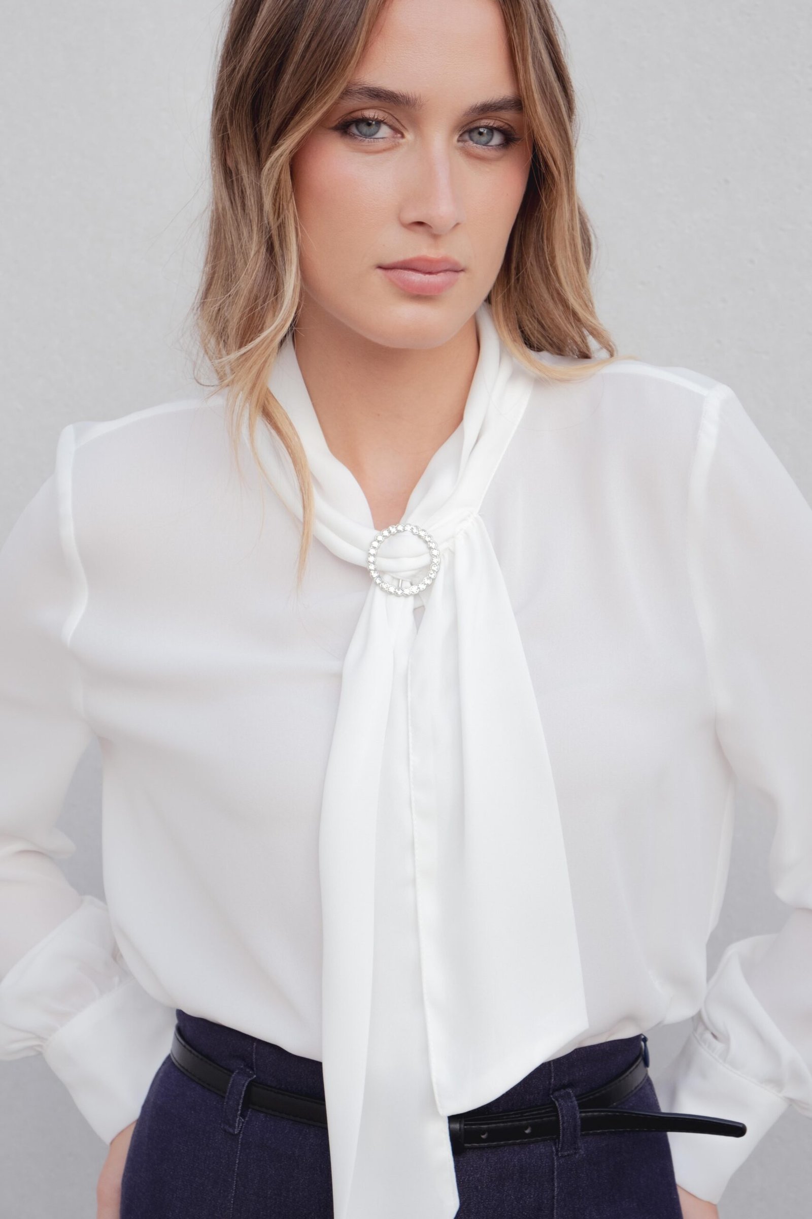 Blusa color crudo lazada cuello