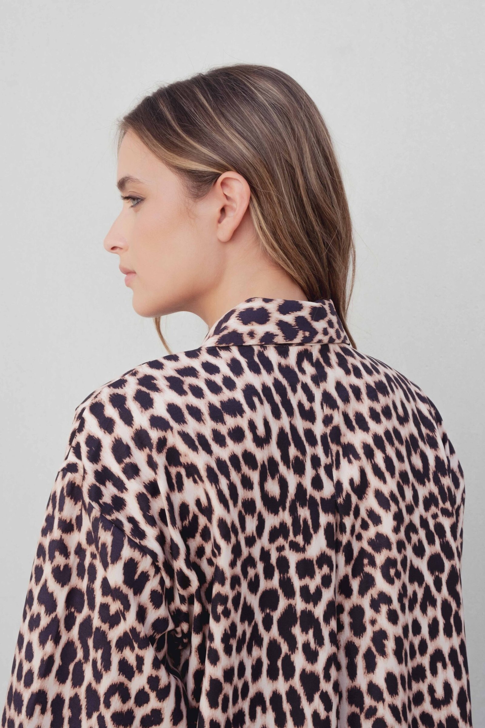 Camisa estampado animal print - Imagen 3