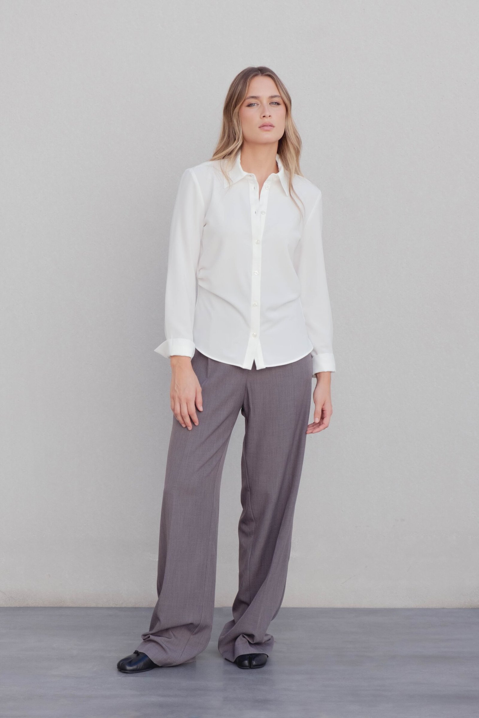 Camisa textura con pliegues - Crudo - Imagen 2