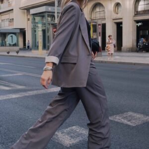Blazer color gris puño estampado