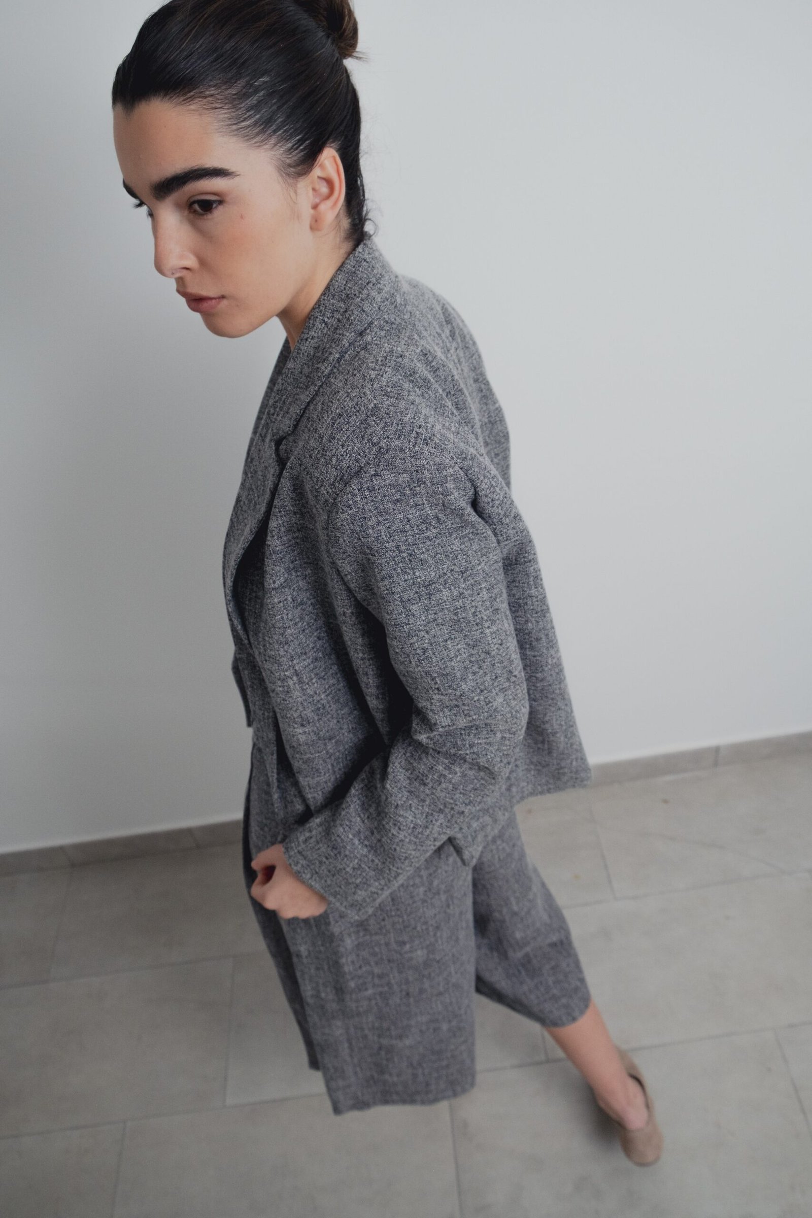 Blazer estructura cruzada cropped - Imagen 5