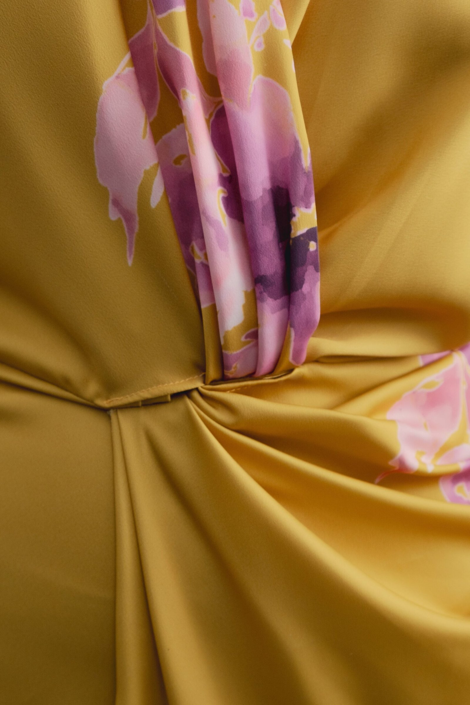 Vestido midi estampado satinado - Imagen 4