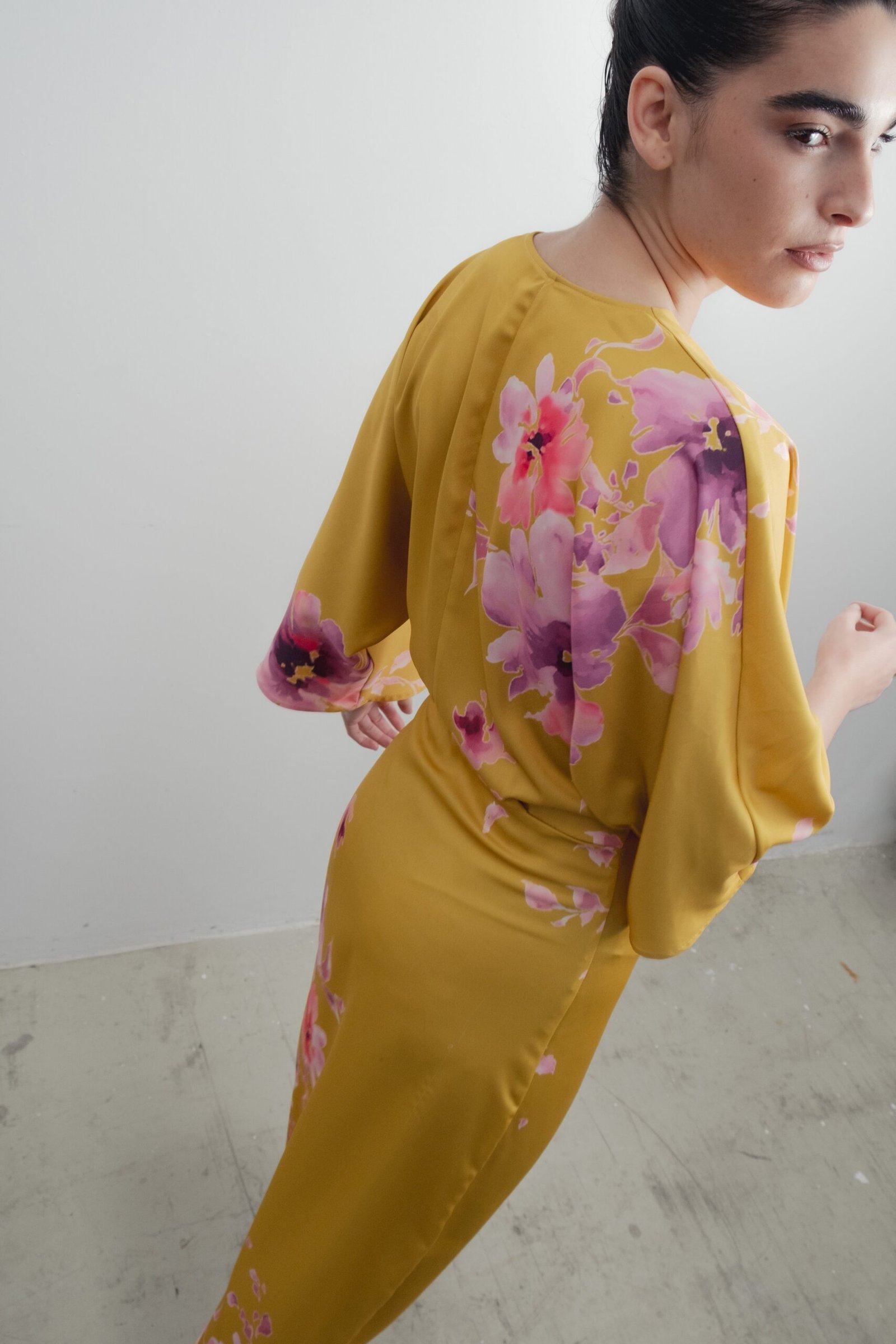 Vestido midi estampado satinado - Imagen 6