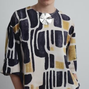Blusa estampada color negro