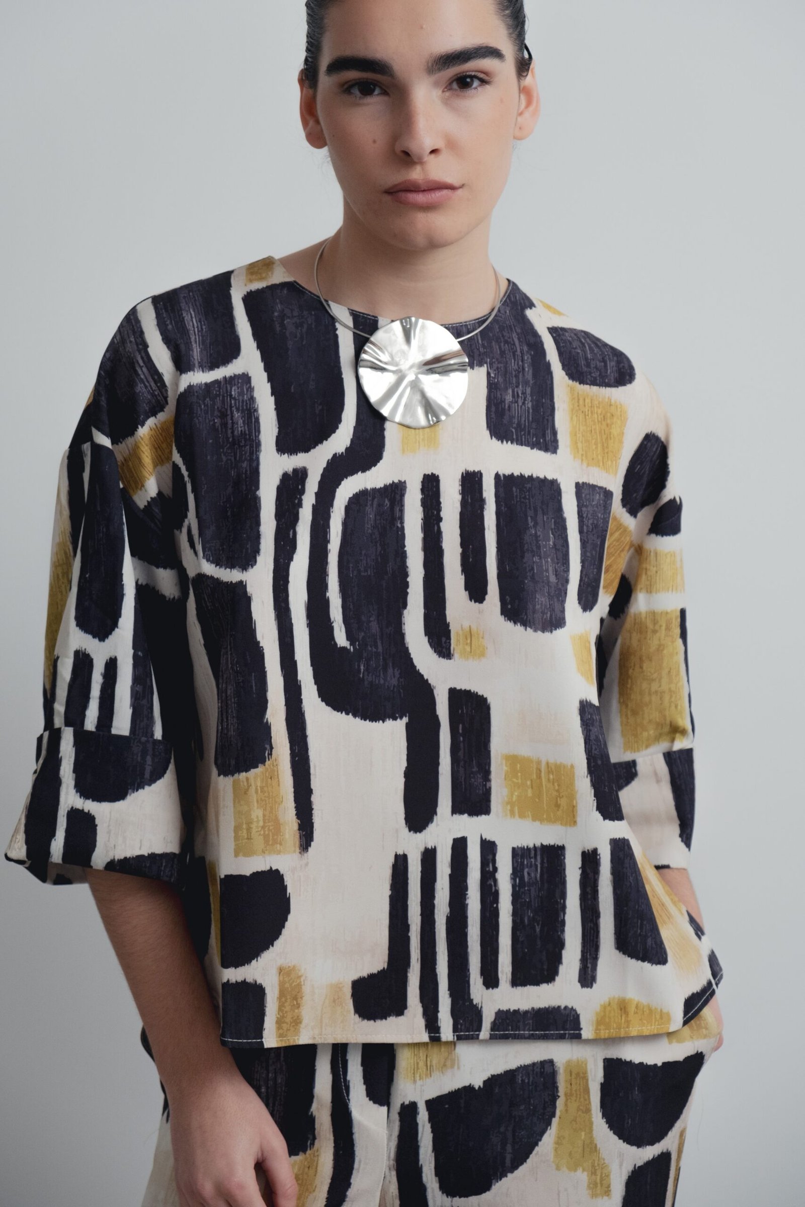 Blusa estampada color negro