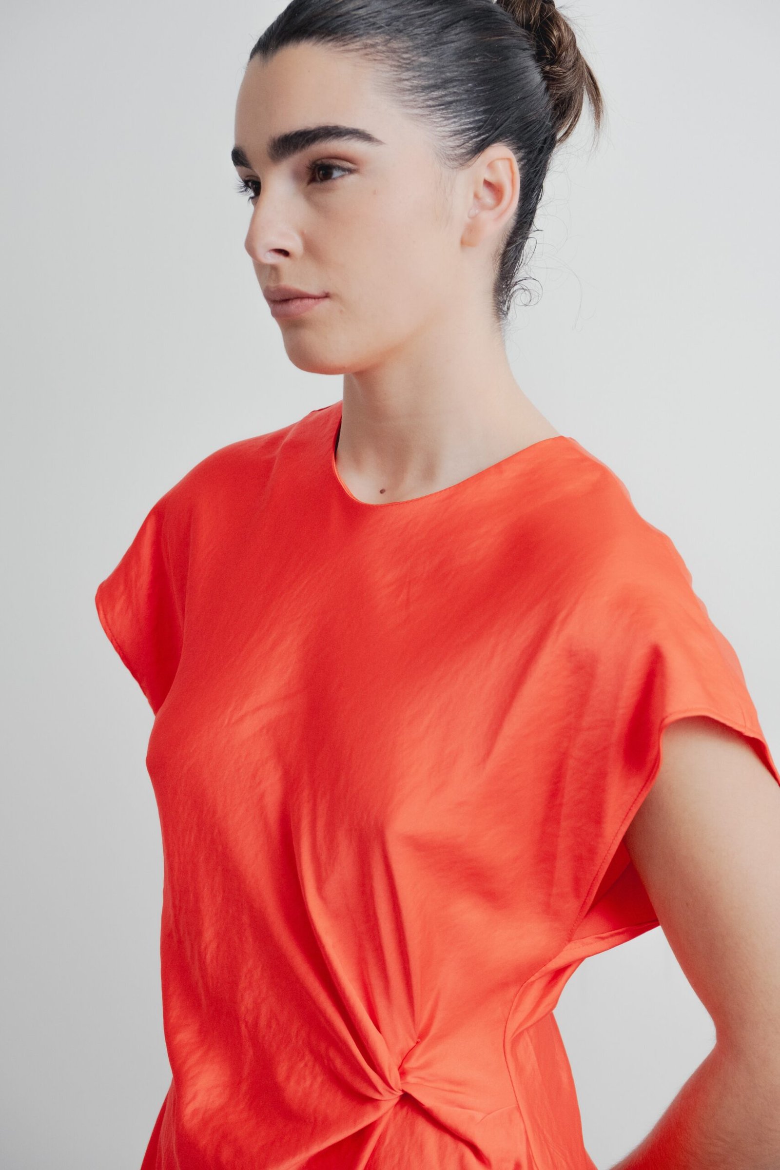 Vestido coral nudo delantero - Imagen 3