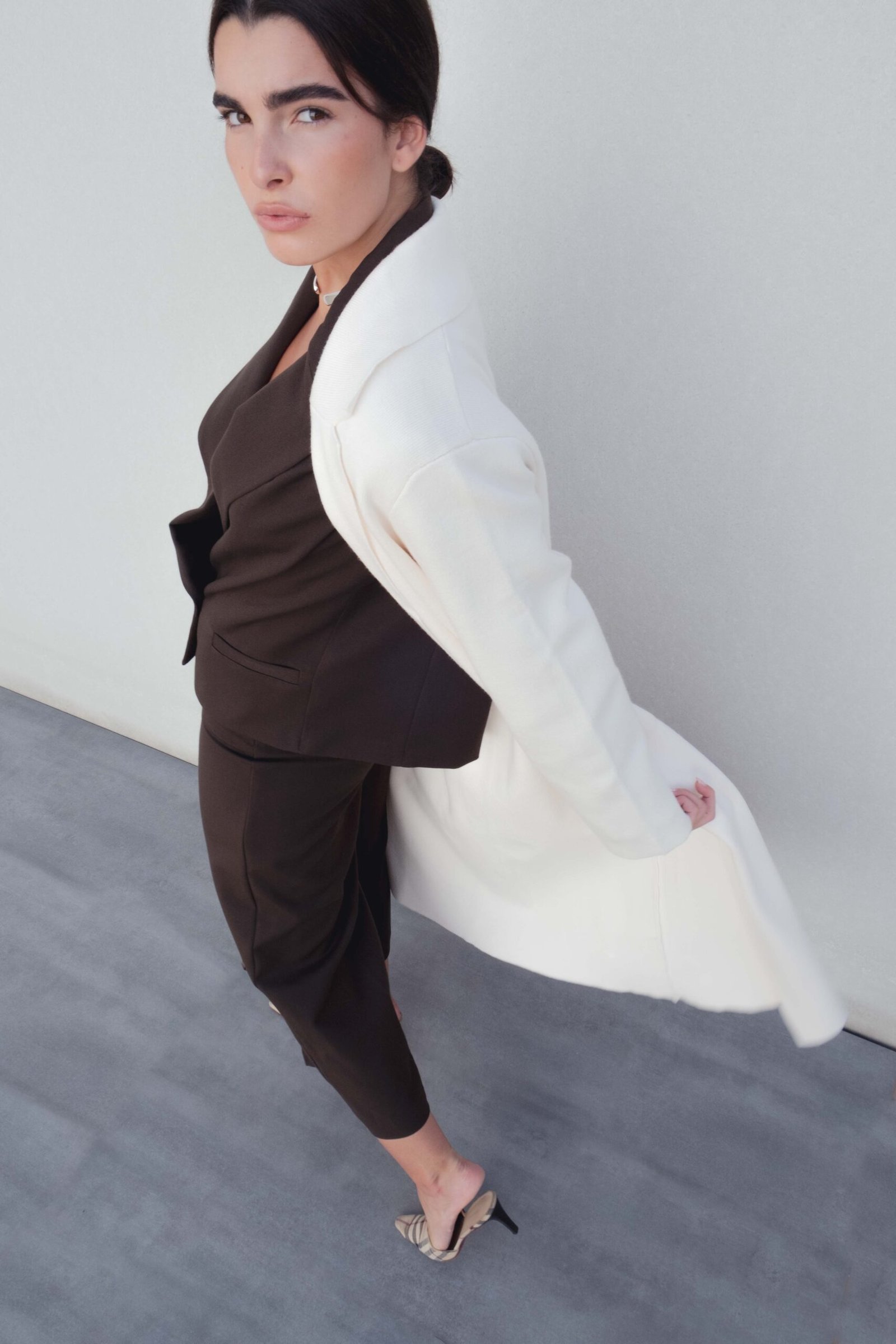 Abrigo oversize punto color beige - Imagen 4